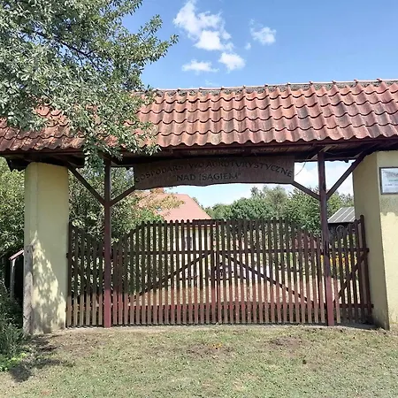 Nyaraló Nad Isagiem *